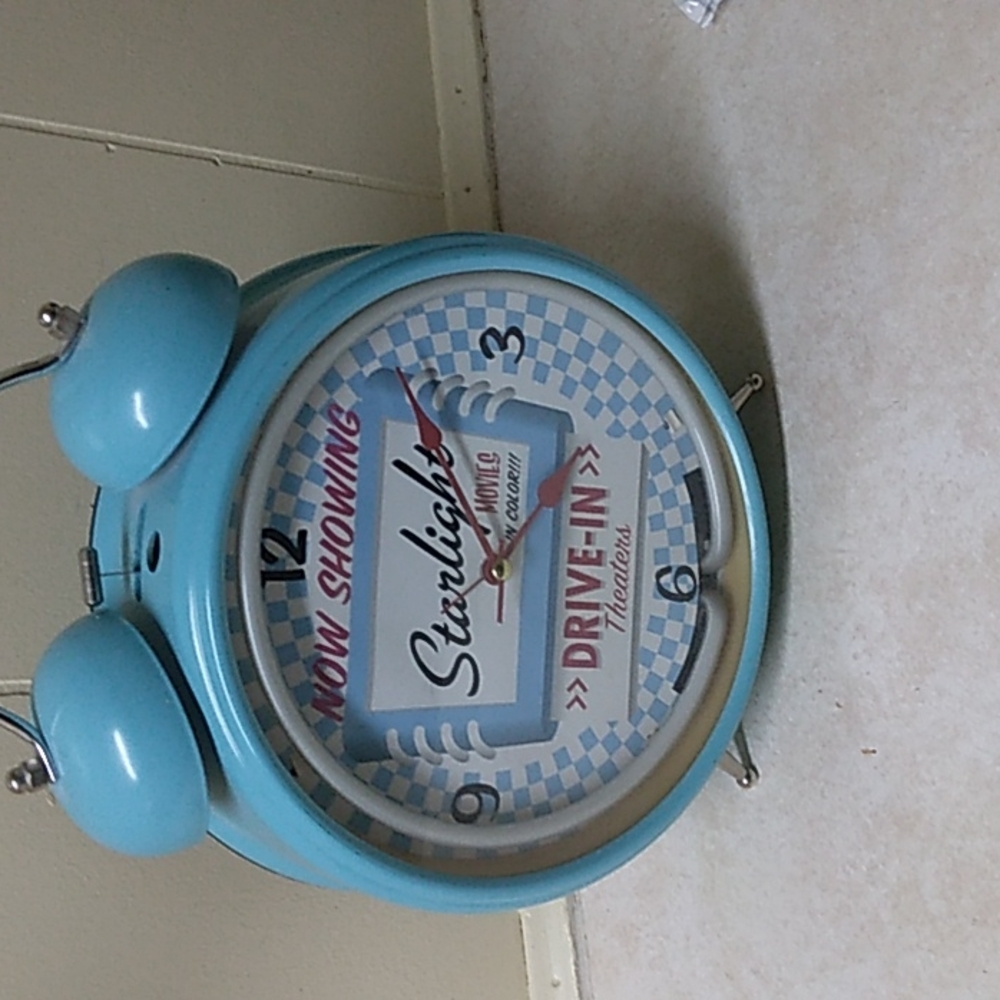 Alarm clock - Picture 2 of 2